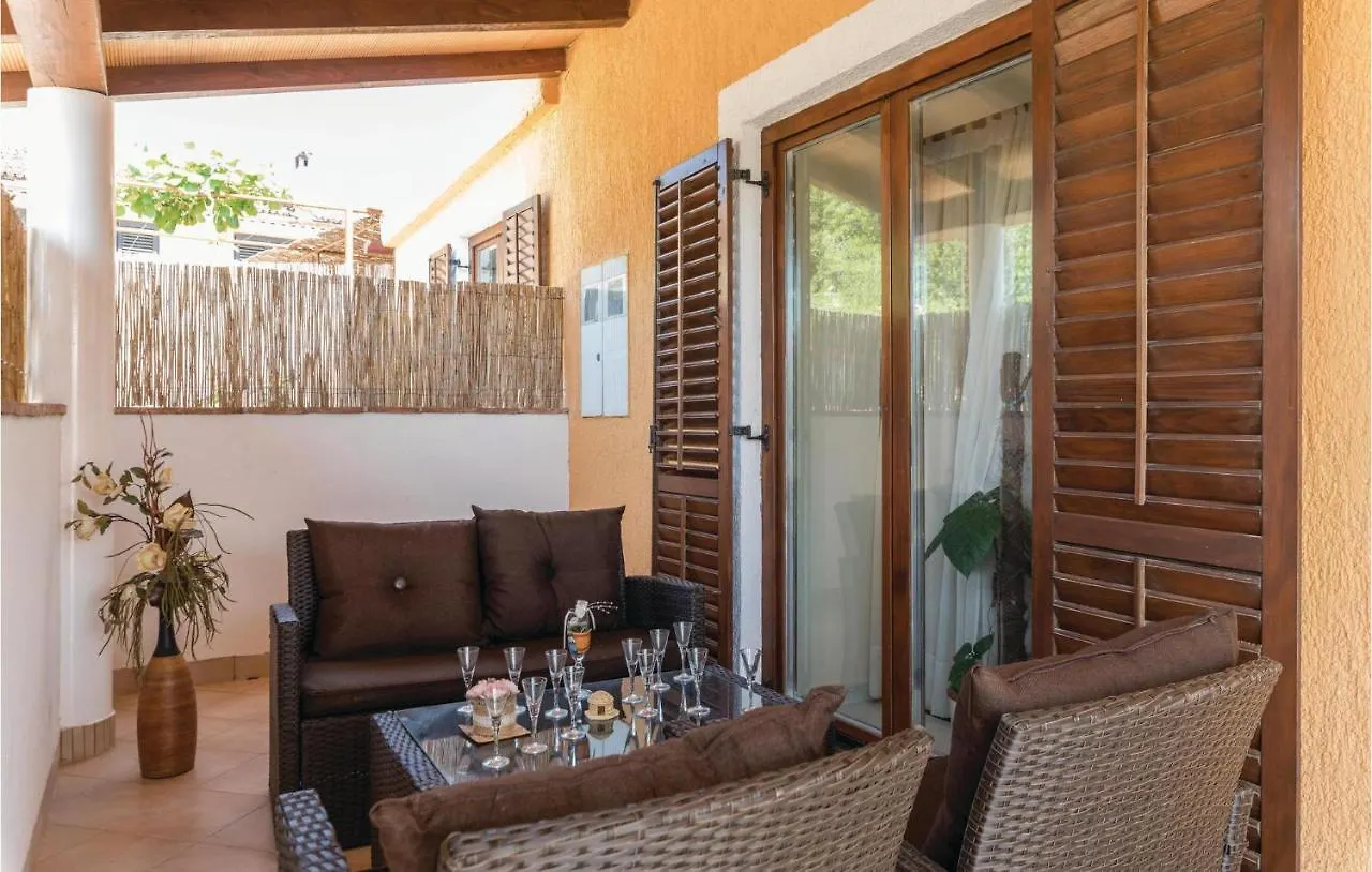 3 Bedroom Beautiful Home In Gajana