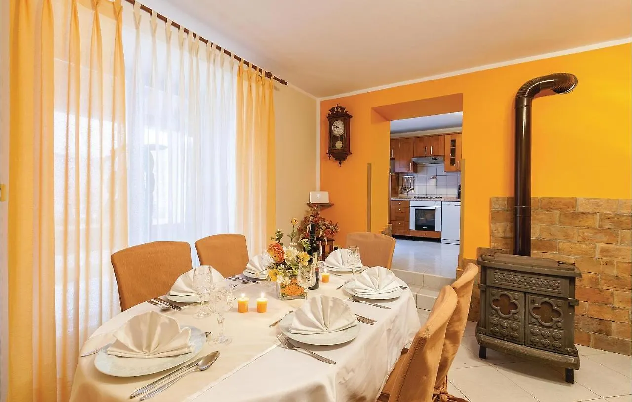 Holiday home 3 Bedroom Beautiful Home In Gajana Croatia