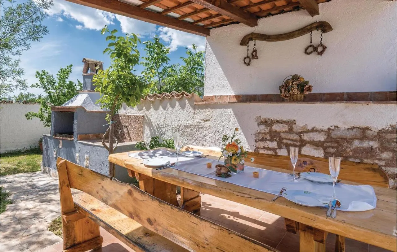 3 Bedroom Beautiful Home In Gajana 0*,