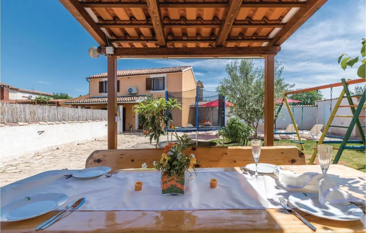 Holiday home 3 Bedroom Beautiful Home In Gajana