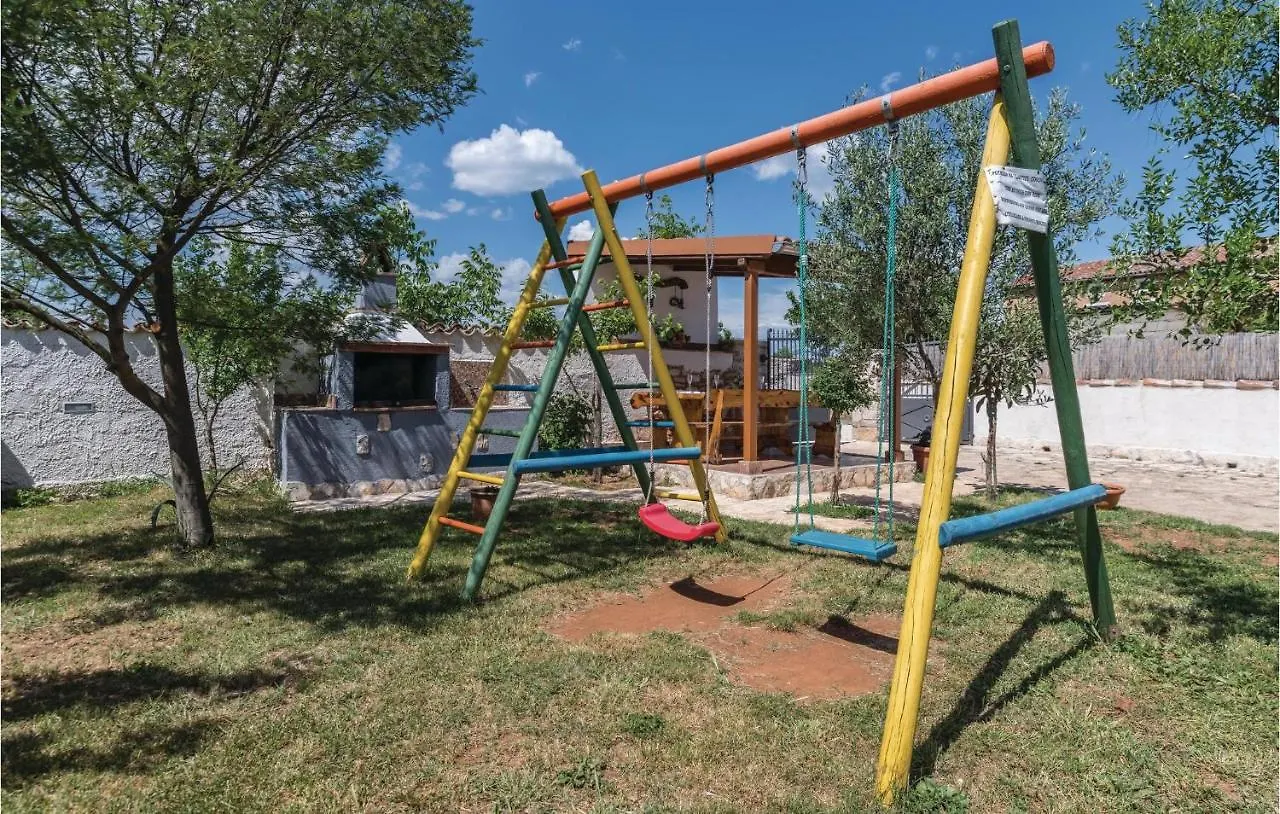 Holiday home 3 Bedroom Beautiful Home In Gajana