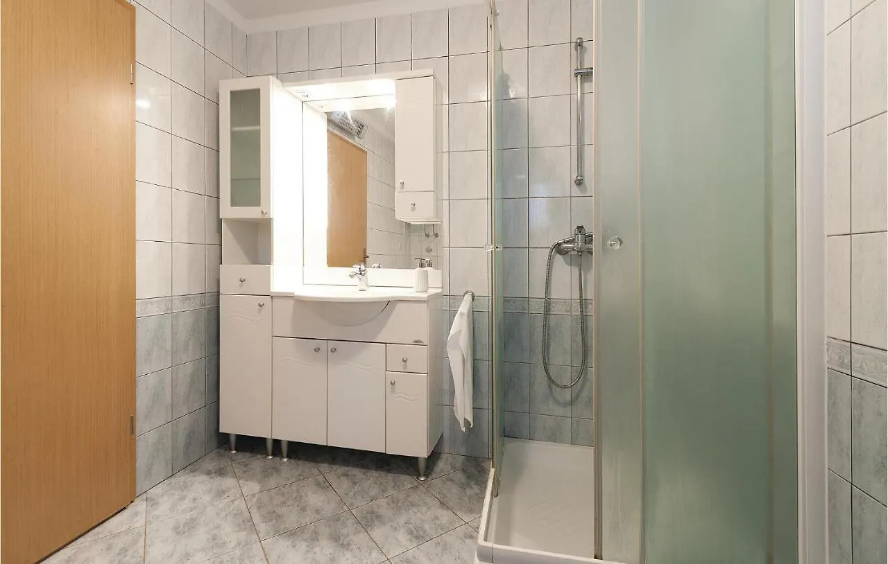 Holiday home 3 Bedroom Beautiful Home In Gajana